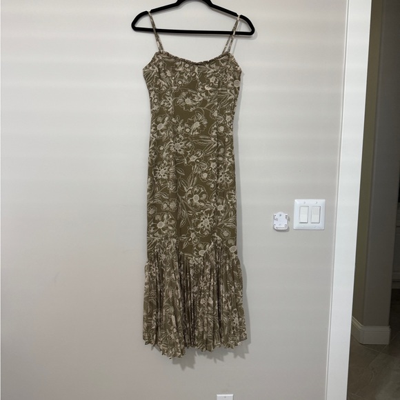 Petal & Pup Ashton Midi Dress Small - Picture 2 of 8